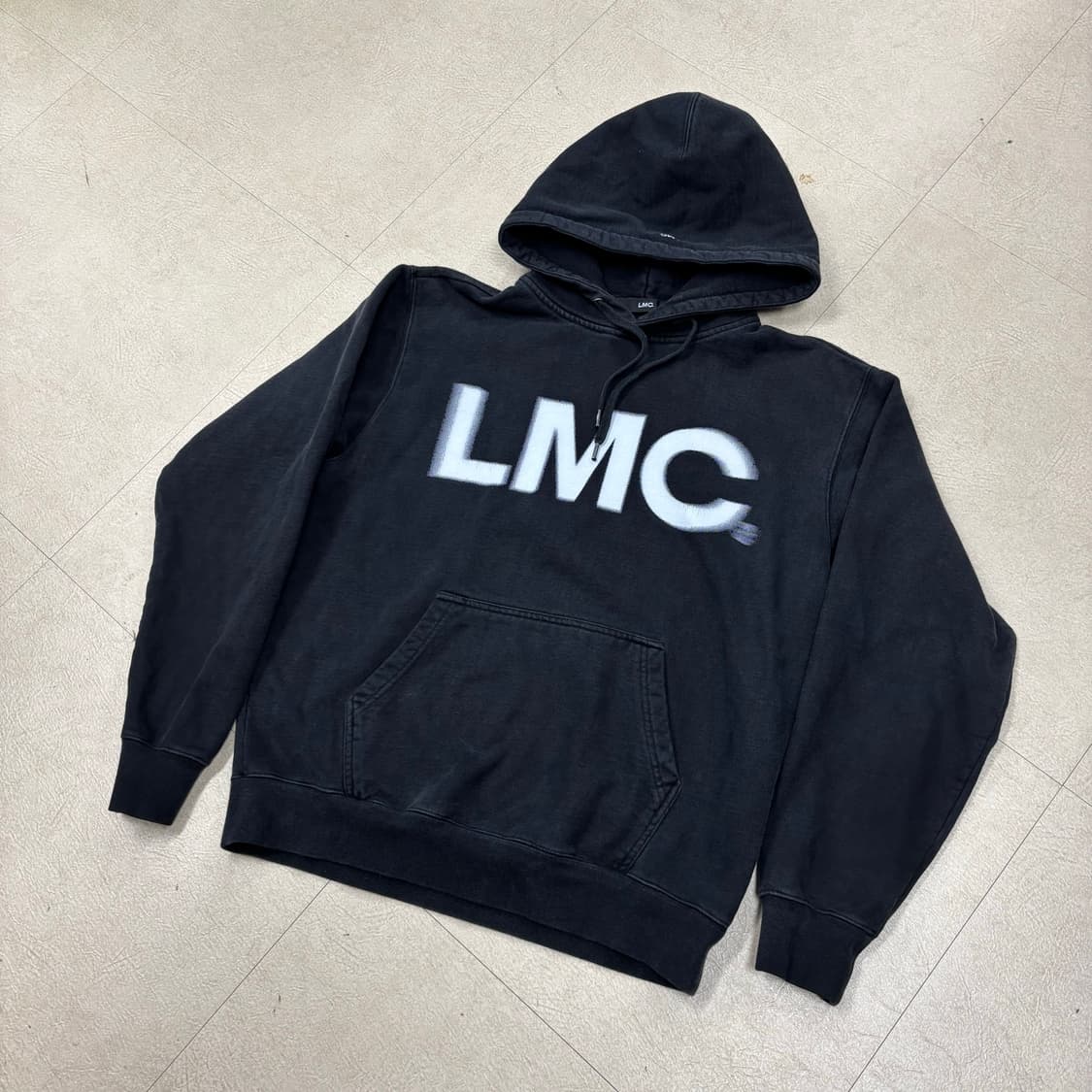 Lmc 빅로고 블랙 후드티 상품이미지1