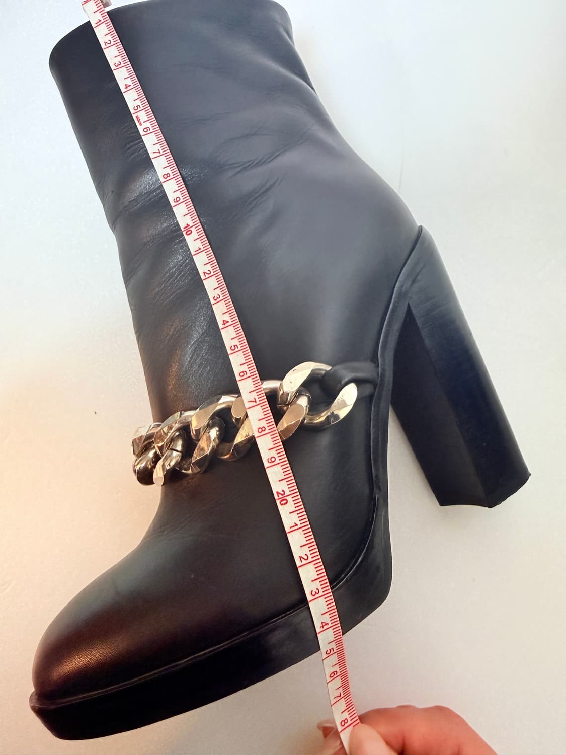 GIVENCHY 지방시 체인 디테일 앵클 부츠 235 상품이미지10