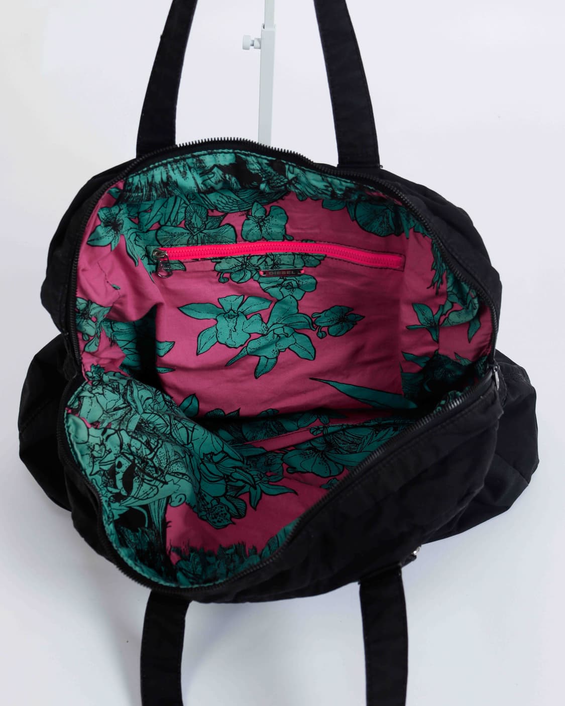 [DIESEL] 플라워 패턴 라이닝 블랙 코튼 숄더백 상품이미지6