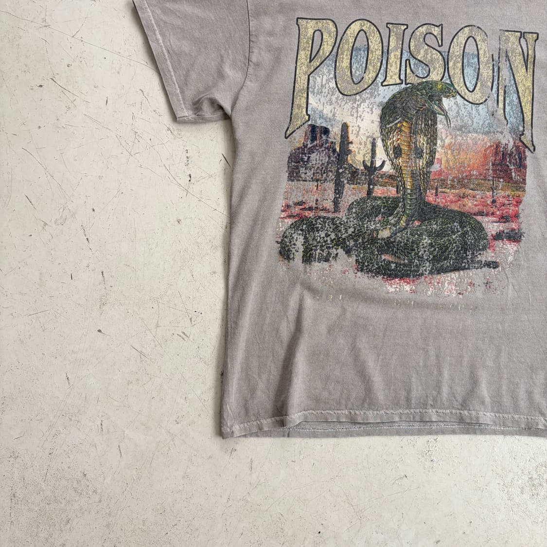 PacSun Poison 빈티지 밴드 반팔티 M 상품이미지3