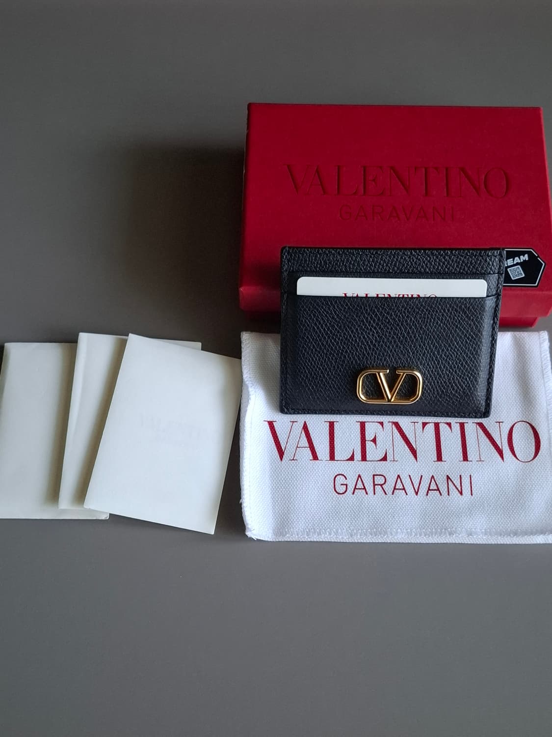 발렌티노 V로고 가라바니 카드지갑 블랙 상품이미지1