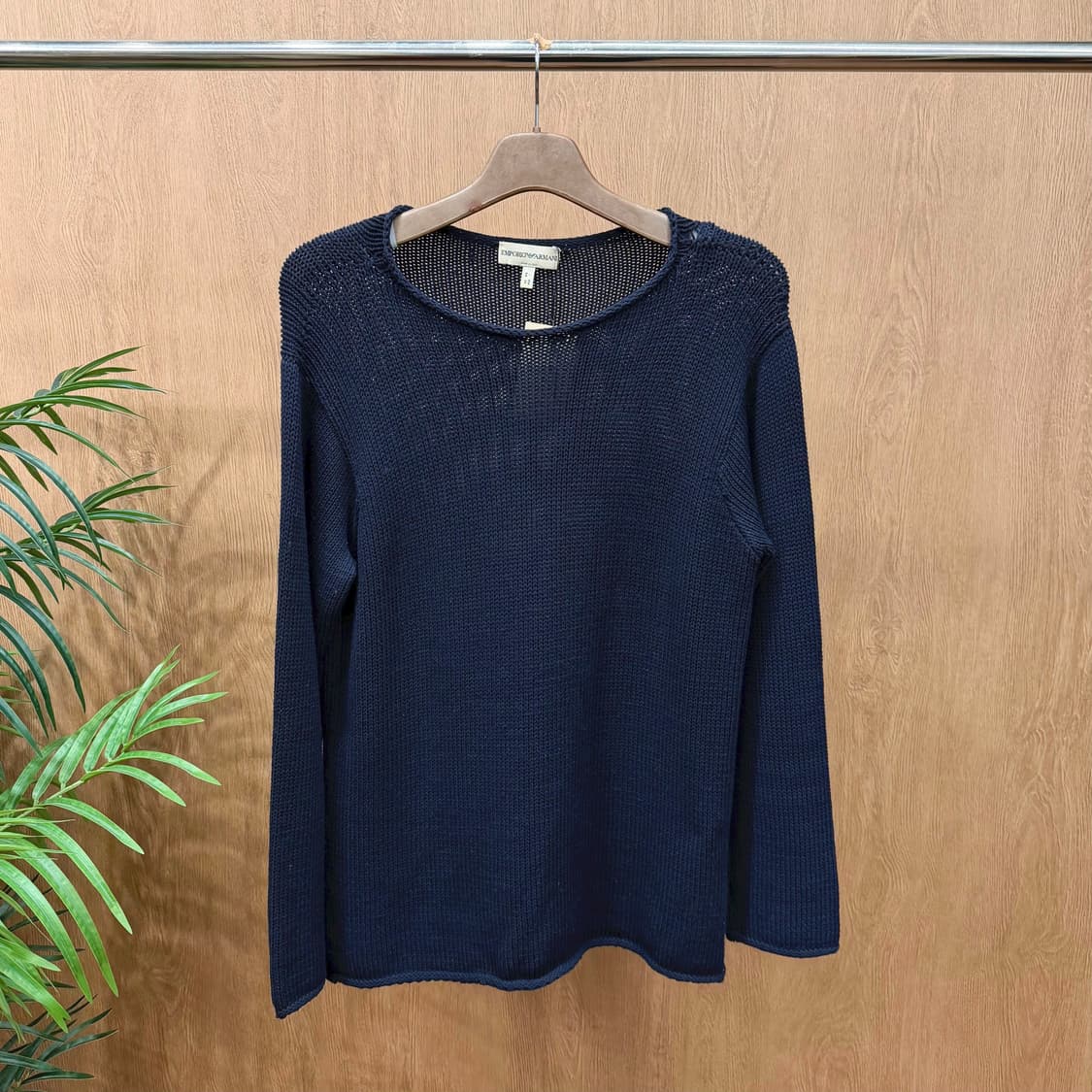 엠포리오 아르마니 라운드넥 시스루 니트 롤링 마감 디테일 루즈핏 블랙 상품이미지1