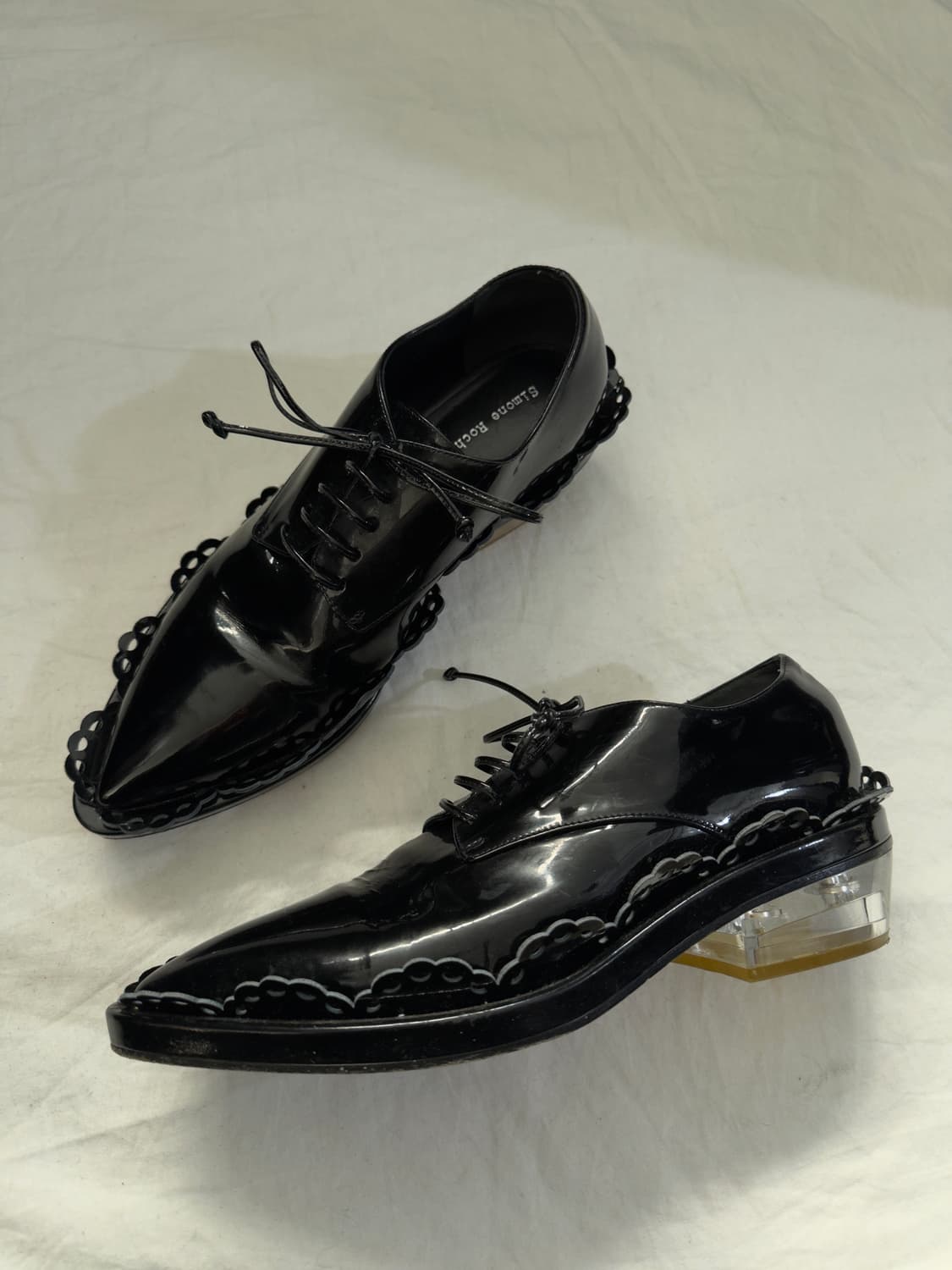 시몬로샤 레이스업 페이턴트 레더 로퍼 상품이미지2