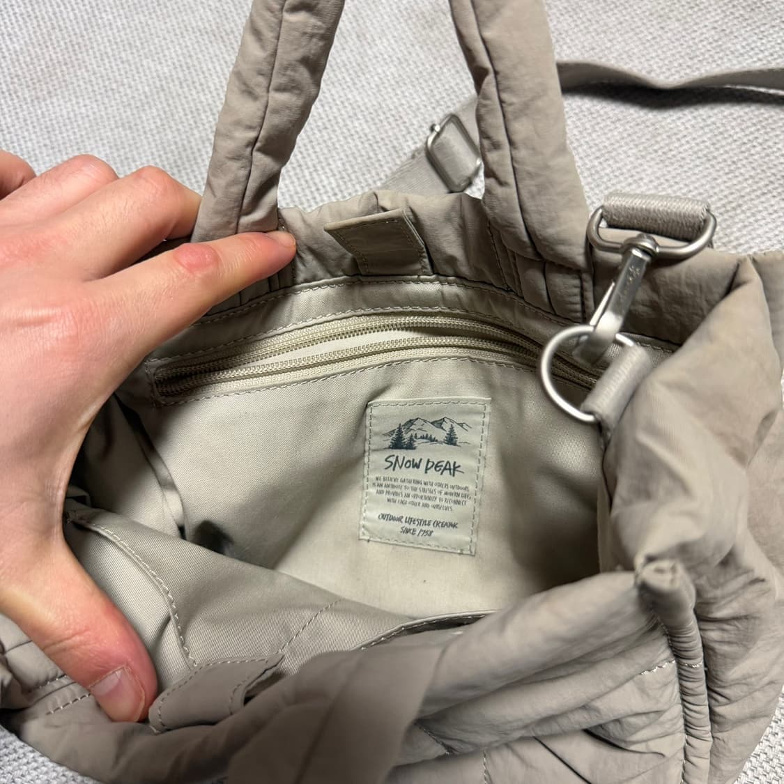 스노우피크 어페럴 퀄팅 패딩 토트백 상품이미지3