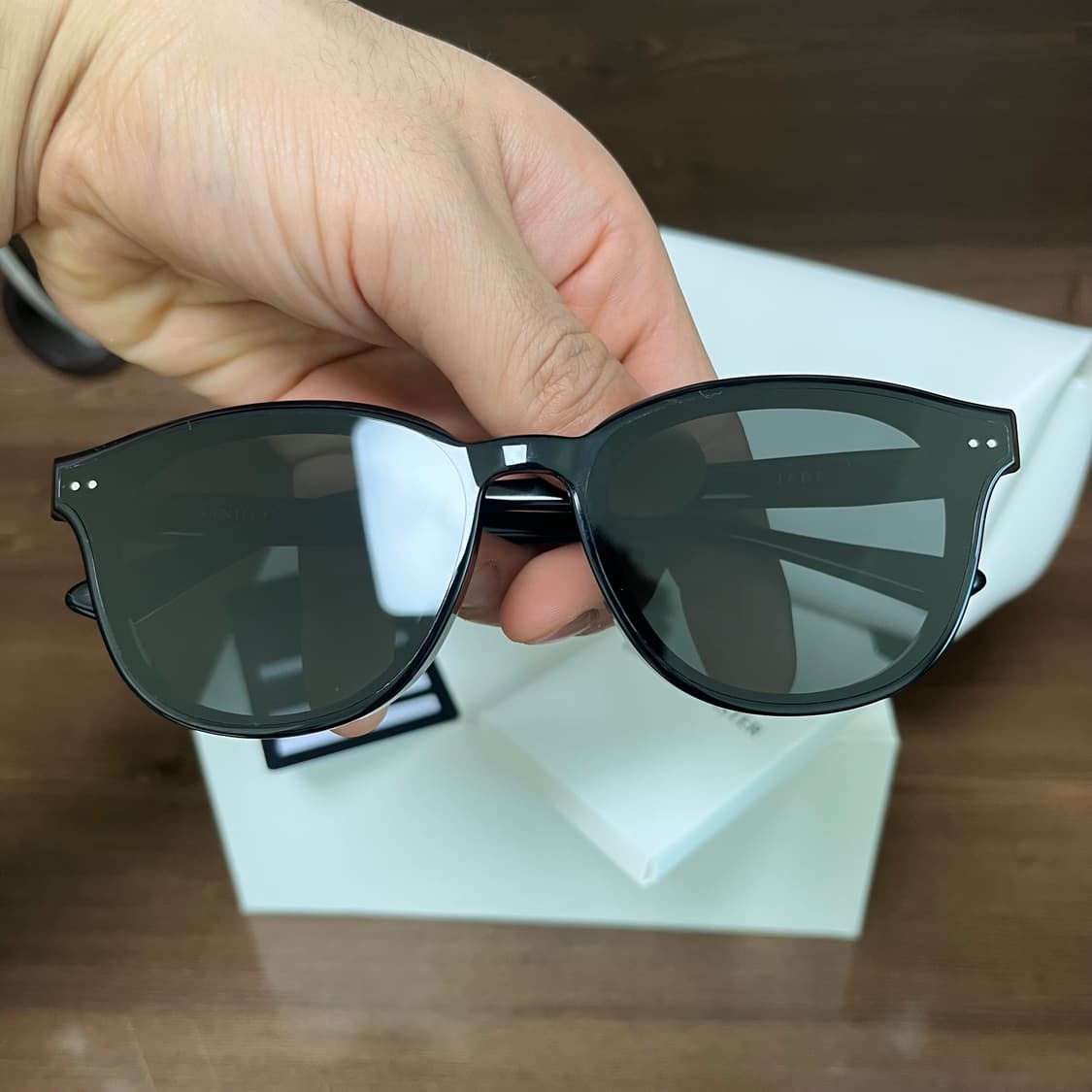 젠틀몬스터 제이드 01 상품이미지3