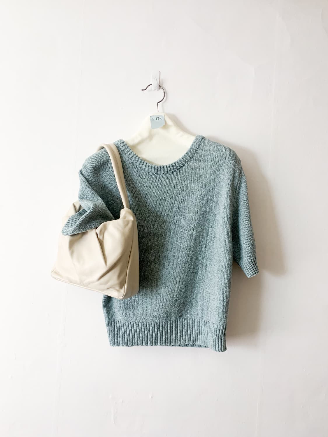 [S] 아모멘토 스카이블루 백홀 니트 상품이미지3