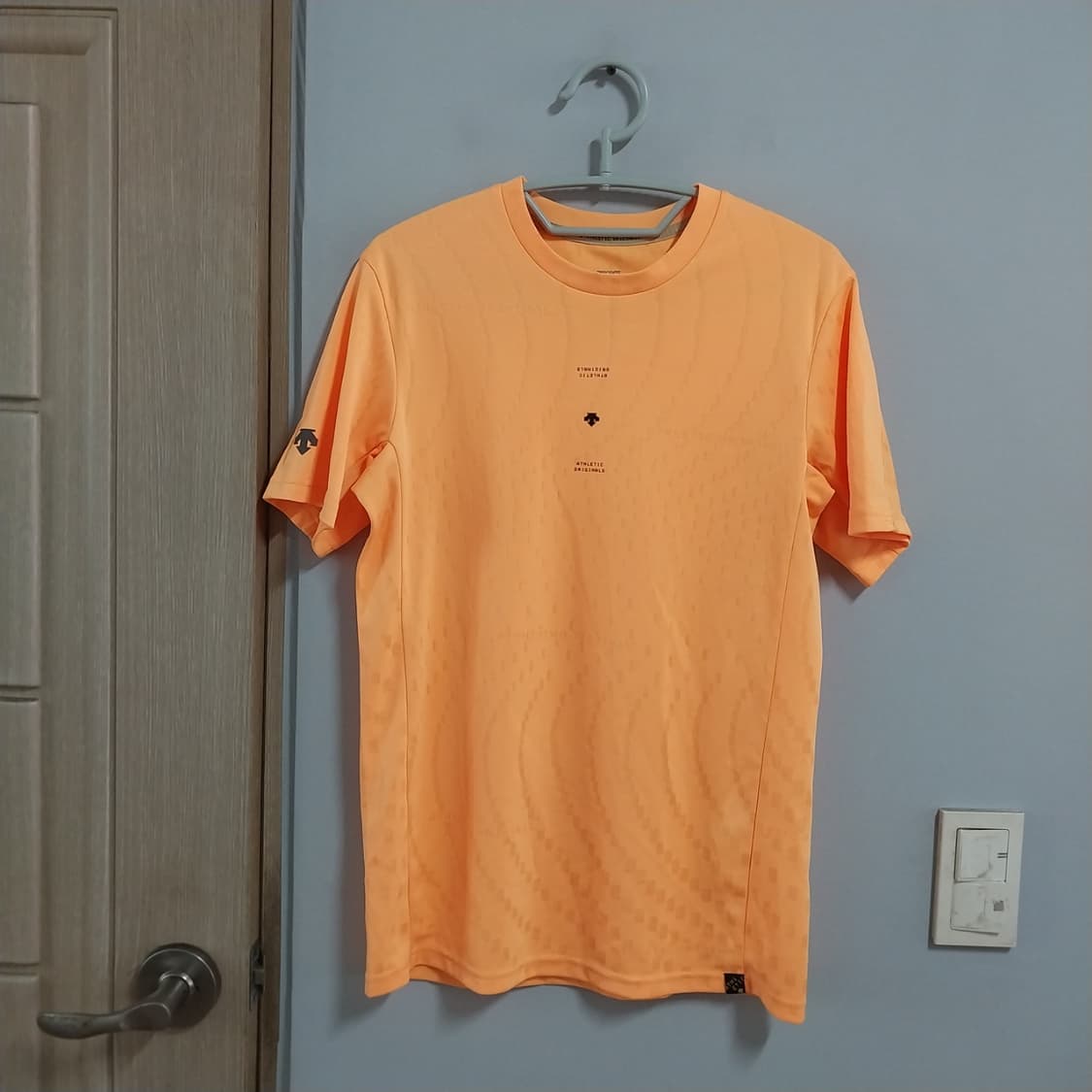 데상트 남성90-슬림95 반팔 상품이미지1