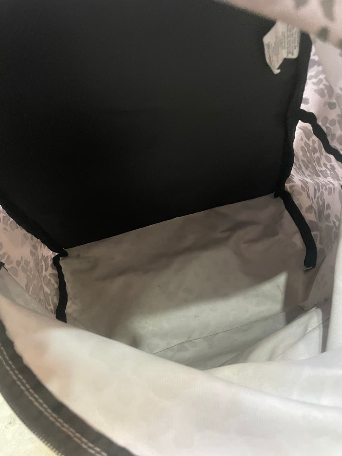 이스트팩 레오파드 백팩 상품이미지8