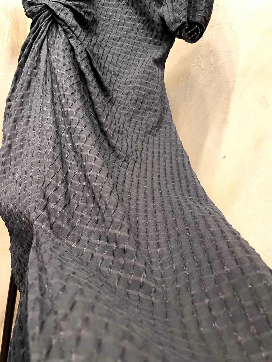 미샤 21년산 쭈글이 원단 꼬임 원피스 55 상품이미지6