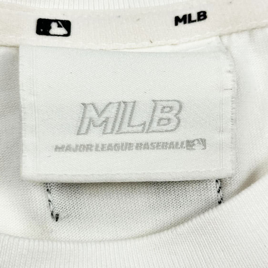 MLB 뉴욕양키스 빅로고 화이트 반팔 티셔츠 (실측 L) 상품이미지4