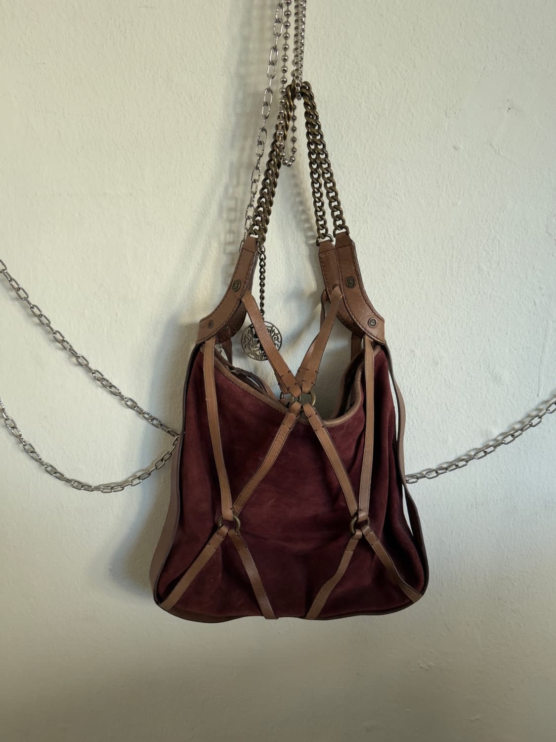 쥬시꾸뛰르 y2k 레더 하네스 스웨이드 백 상품이미지3