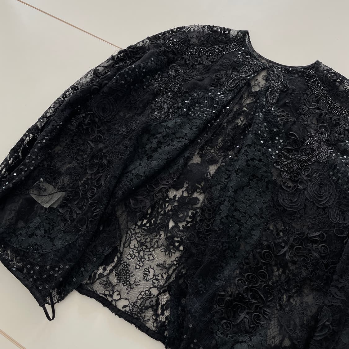 톰포드 시퀸 백 오픈 블라우스 상품이미지8