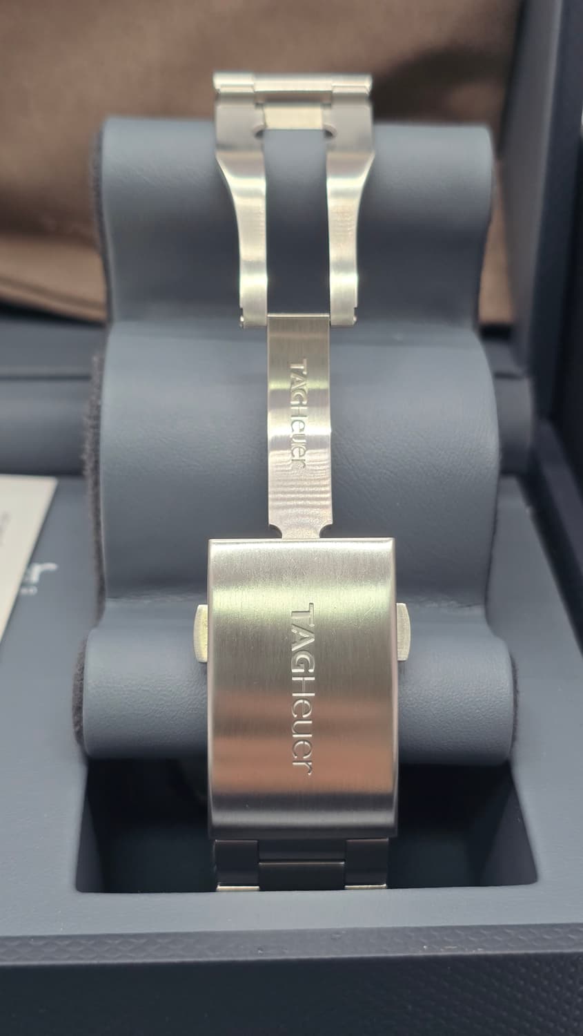 태그호이어 포뮬러1 크로노 블랙 24년 2월 쿼츠 시계 상품이미지8