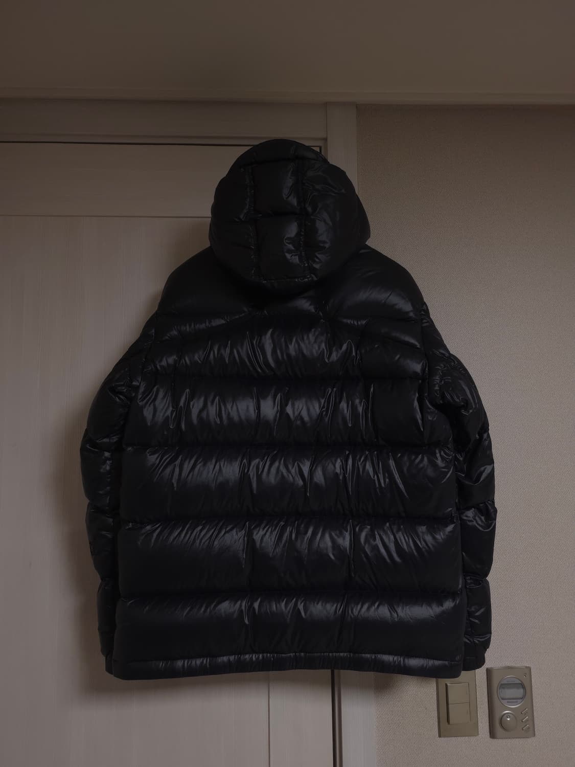 [4] 몽클레어 알릭스 20FW 알몬드 패딩 블랙 상품이미지2