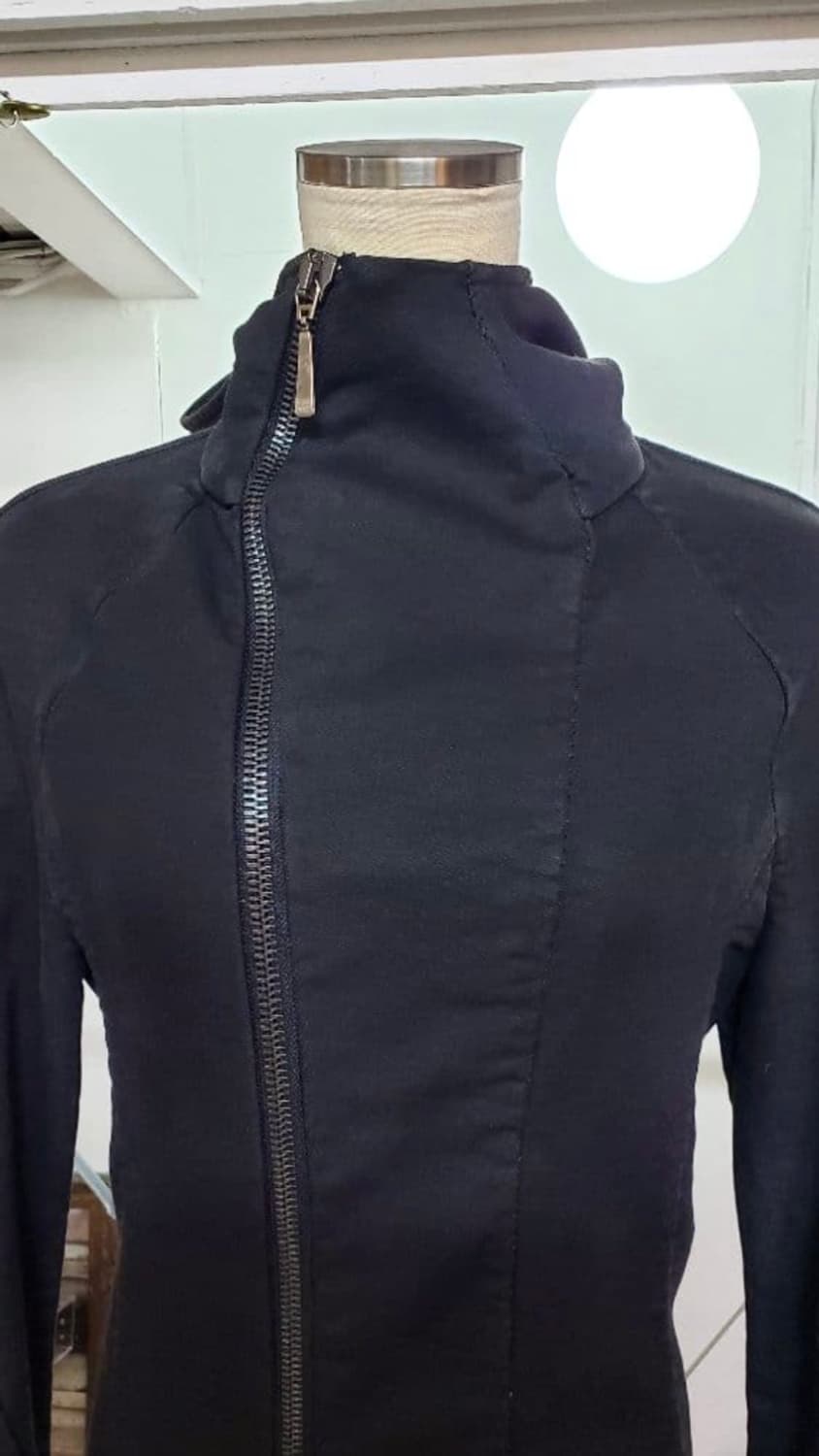 Masnada 수소봉제 사선지퍼 후드코트 상품이미지3