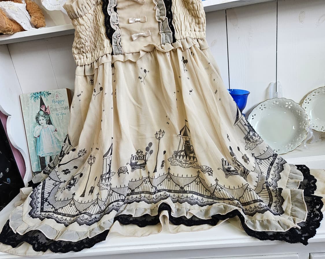 0327(Axes Femme) 놀이공원 프린트 셔링 점퍼원피스 상품이미지4