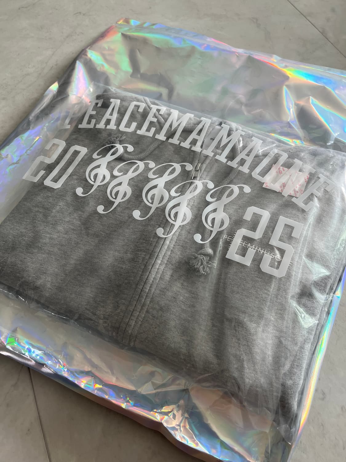 [M] 피스마이너스원 마마 어워즈 집업 후드 그레이 상품이미지4