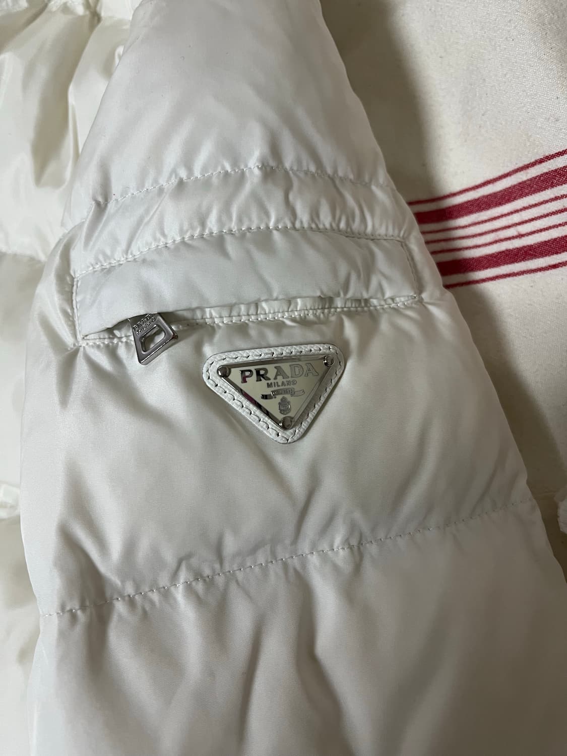 프라다 여성 폭스퍼 패딩 화이트 42 상품이미지2