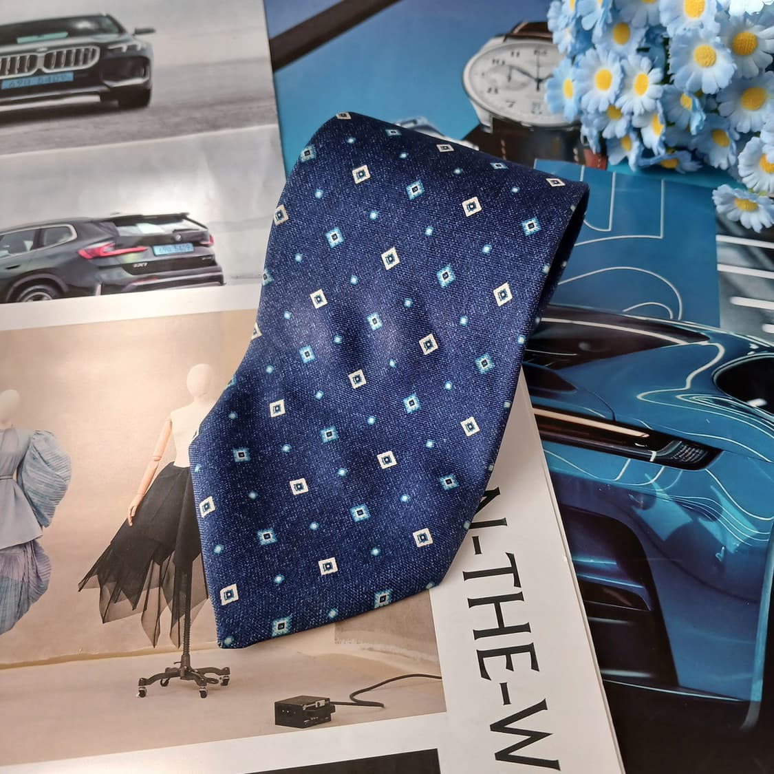 베르나르 실크 블루 패턴 넥타이 9cm B등급 A19354
 상품이미지1