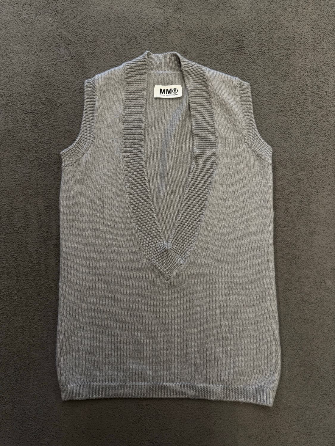 메종 마르지엘라 마틴 브이넥 레이어드 베스트 처분  상품이미지1