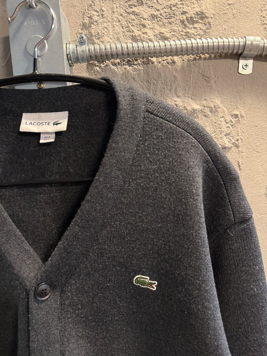 L 라코스테 LACOSTE 울 100% 브이넥 가디건 차콜 상품이미지3