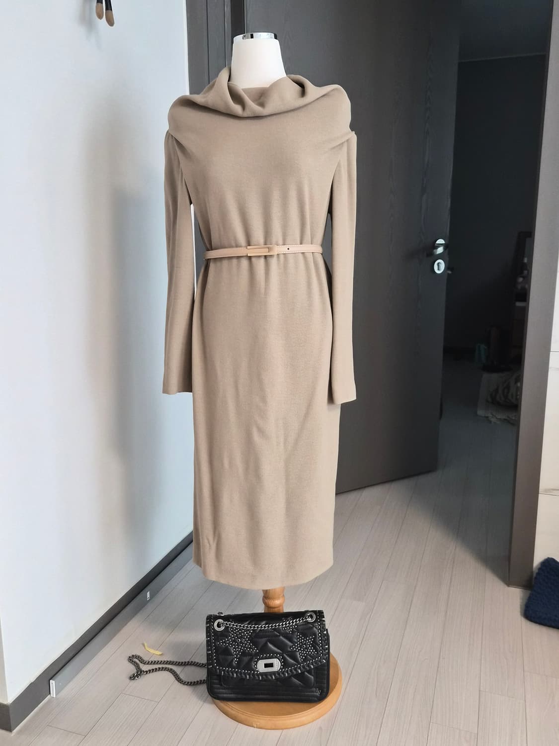 르베이지(LEBEIGE) 모 혼방 고급 니트 원피스 상품이미지2