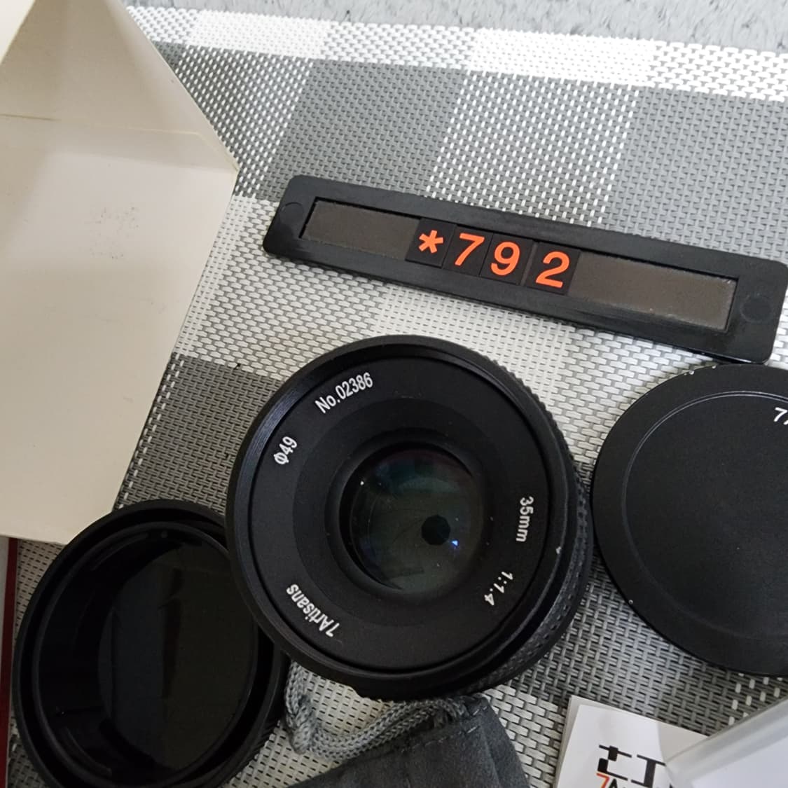7아티산 35mm 1.4 단렌즈 박스품 상품이미지3