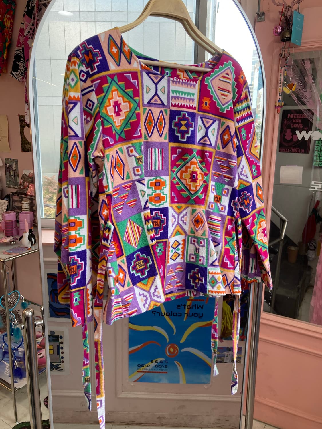 그래픽 패턴 롱슬리브 버튼 블라우스  상품이미지1