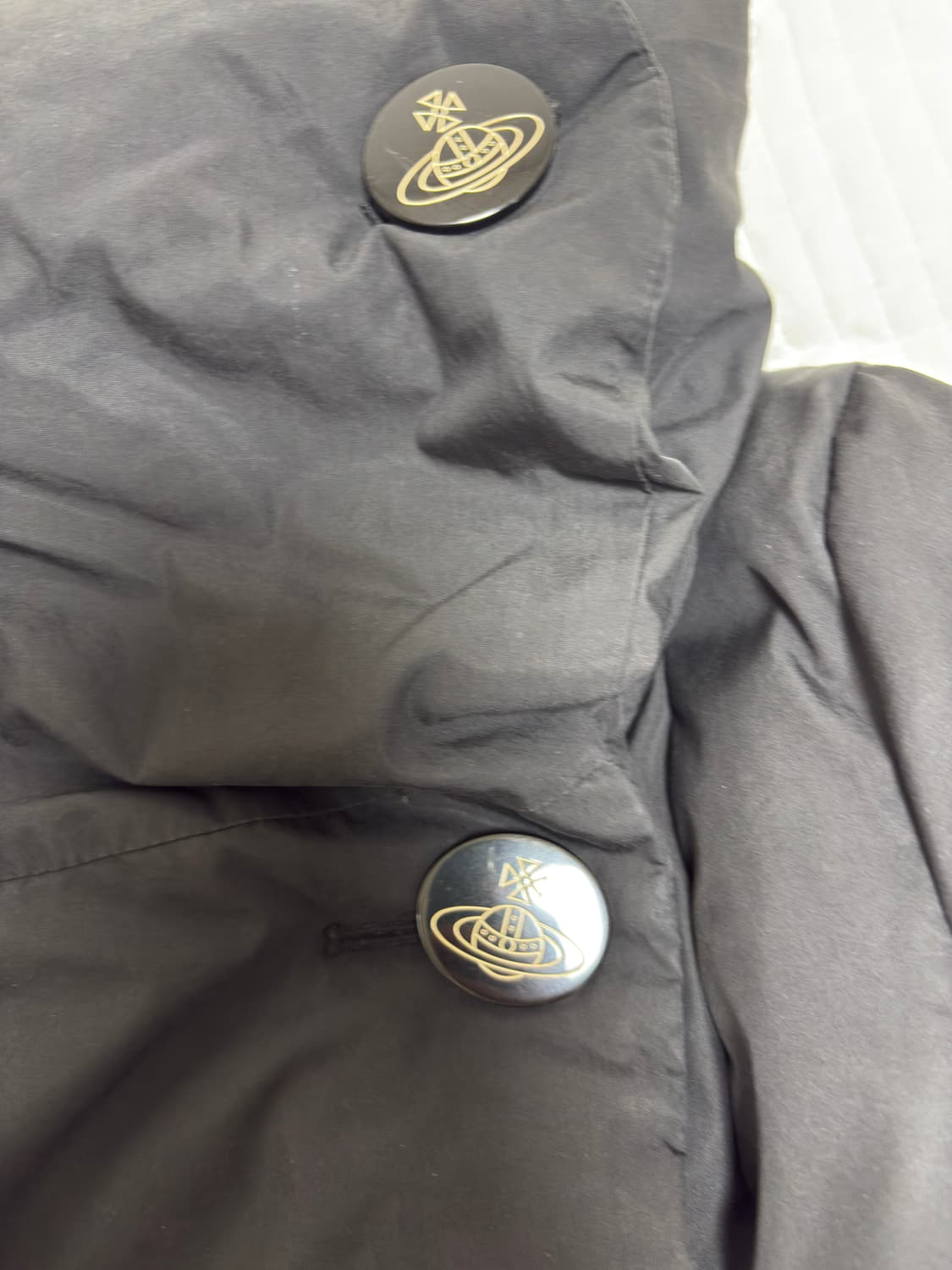 비비안 웨스트우드 블랙 다운 패딩 코트 상품이미지4