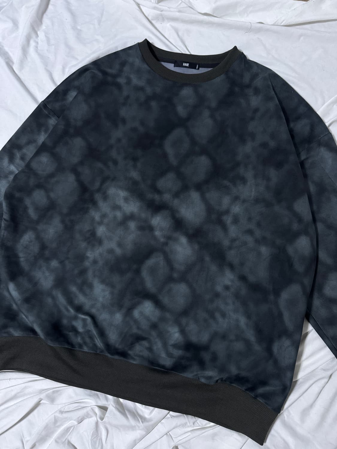 Hare 파이톤 패턴 스웨트셔츠 상품이미지3