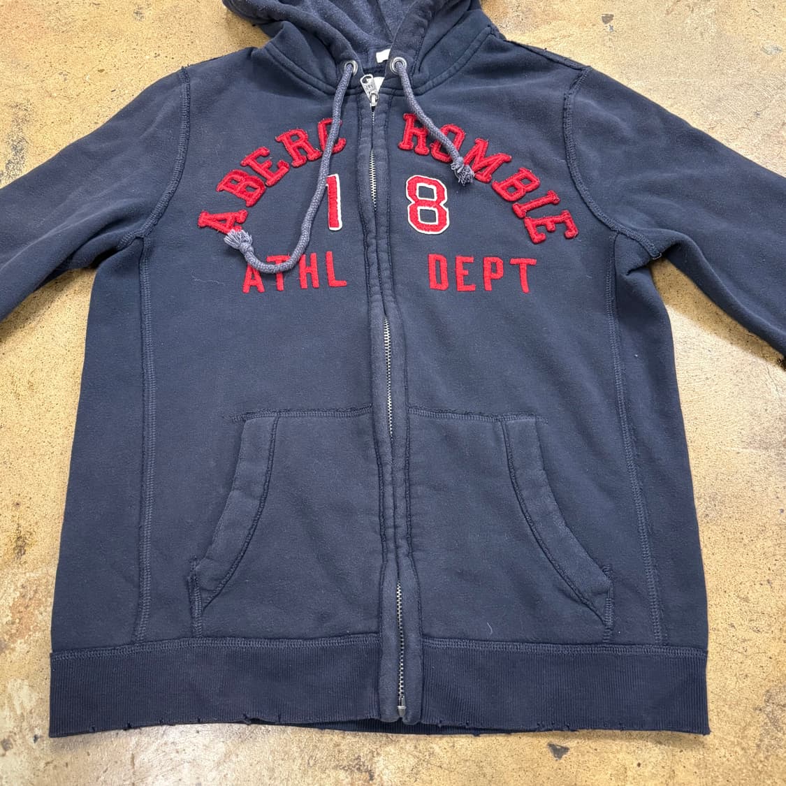 아베크롬비 네이비 차콜 레드 후드집업 상품이미지3