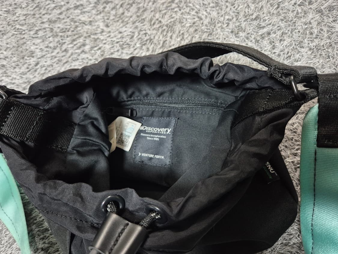 디스커버리 경량 나일론 버킷백 상품이미지4