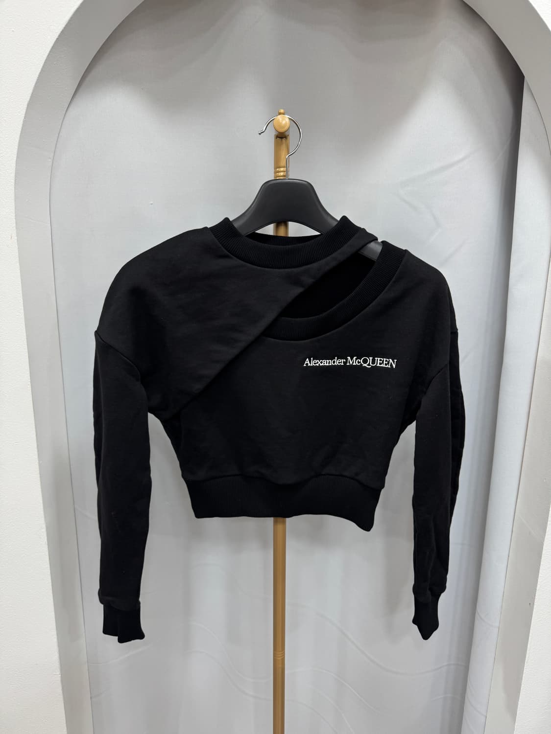 백화점판 맥퀸 맨투맨 38사이즈  상품이미지1