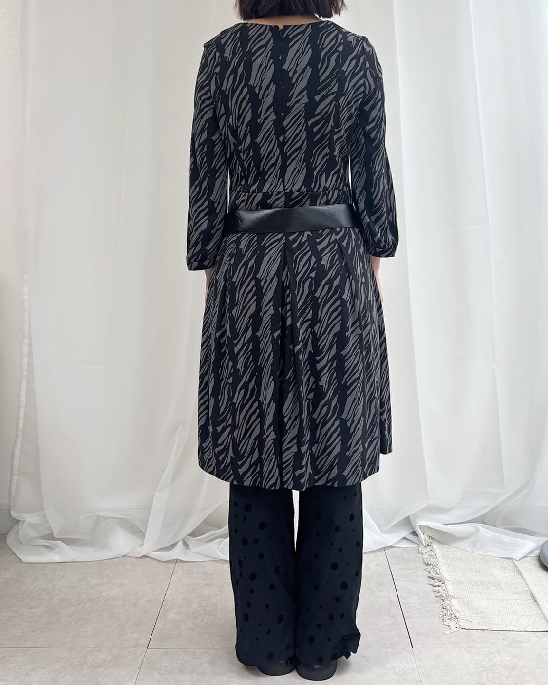 asymmetrical wave pattern pleats ops 상품이미지10