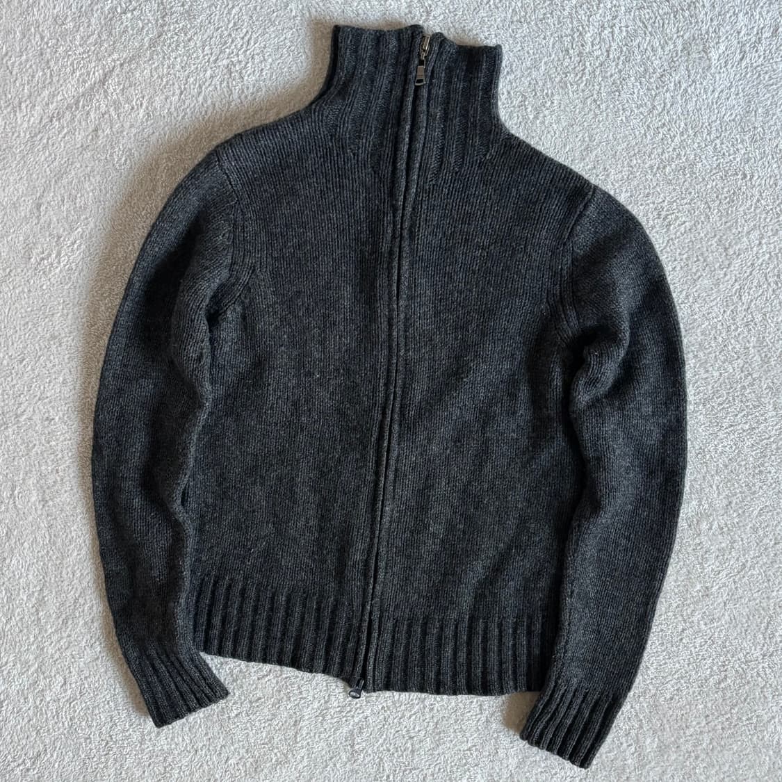 일본빈티지 캘빈클라인 차콜 딱붙 니트집업 상품이미지3