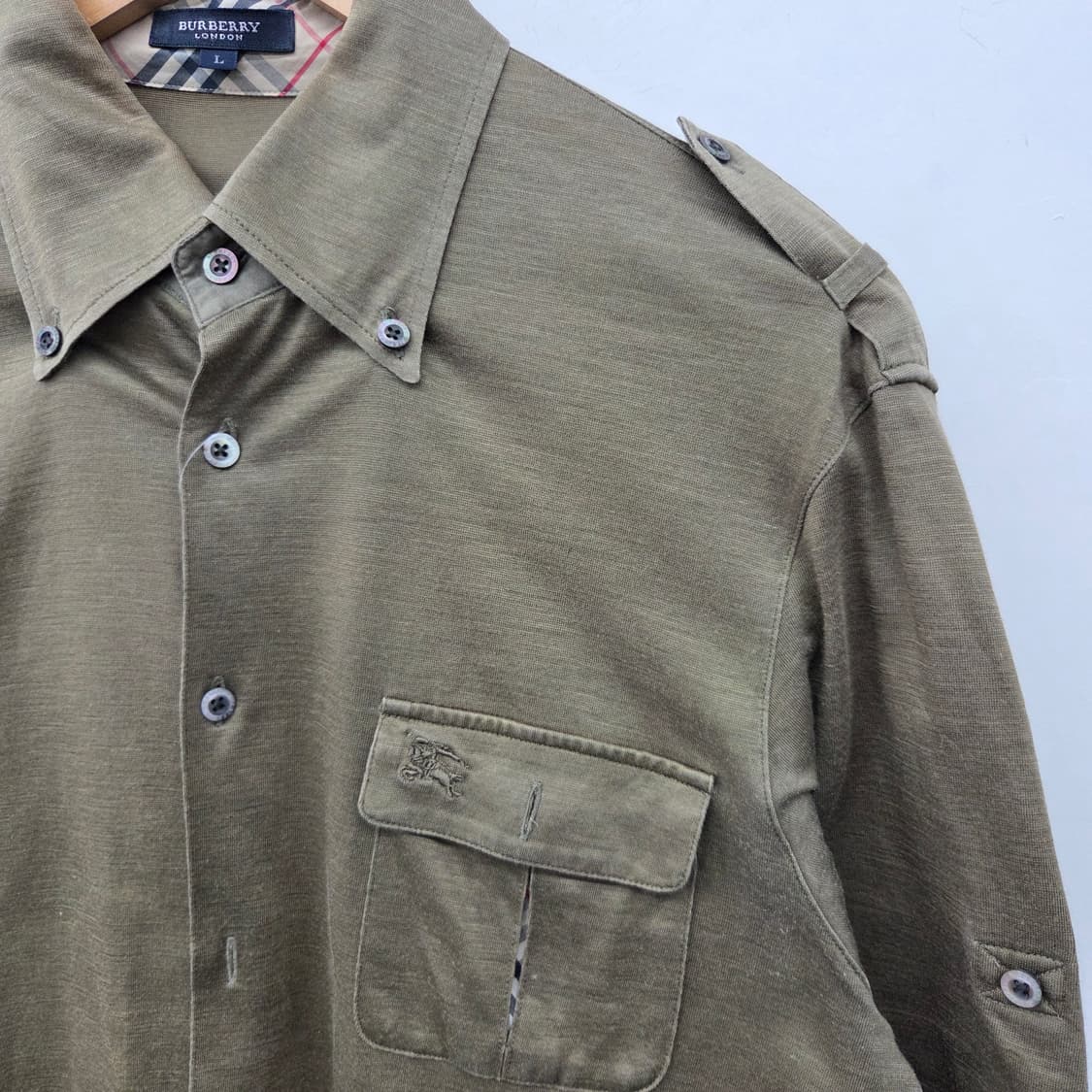 버버리 카키색 반팔 셔츠 상품이미지4