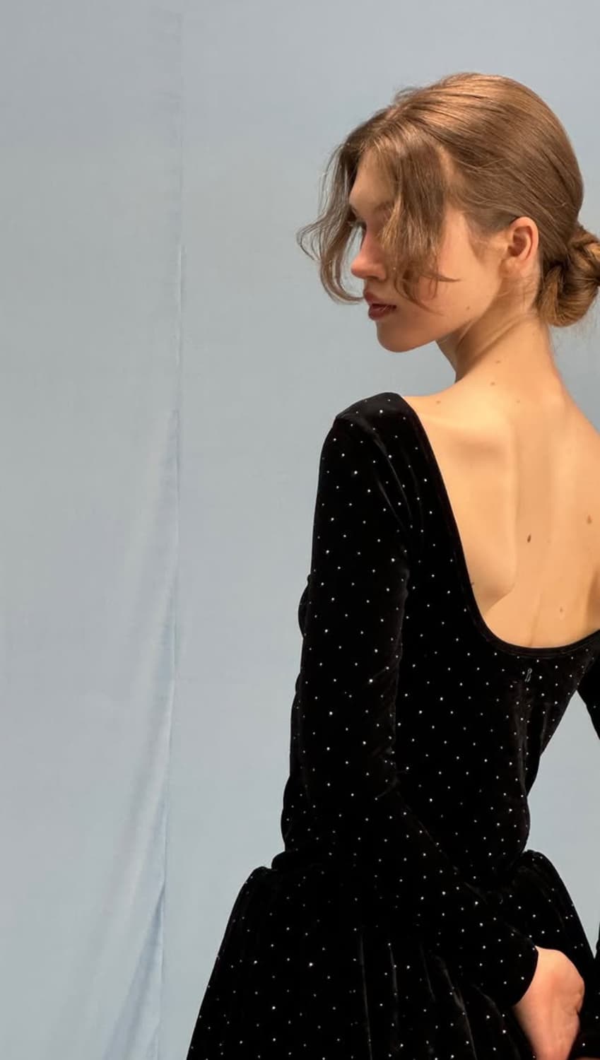 더바넷 Black Velvet Scoop Back T-Shirt 상품이미지5