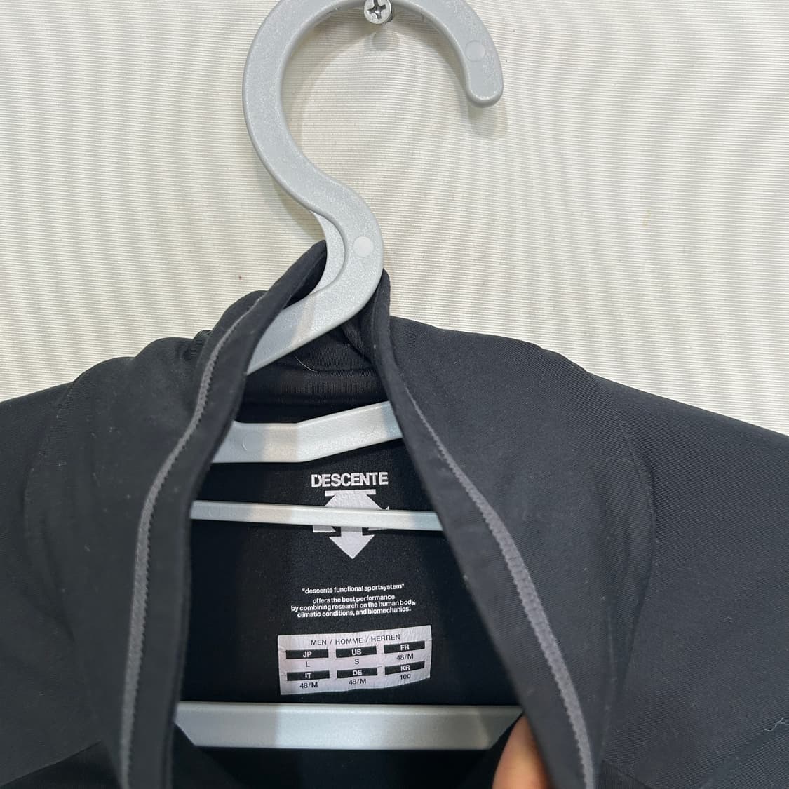 데상트 남성 반집업 기능성 티셔츠 100 상품이미지2