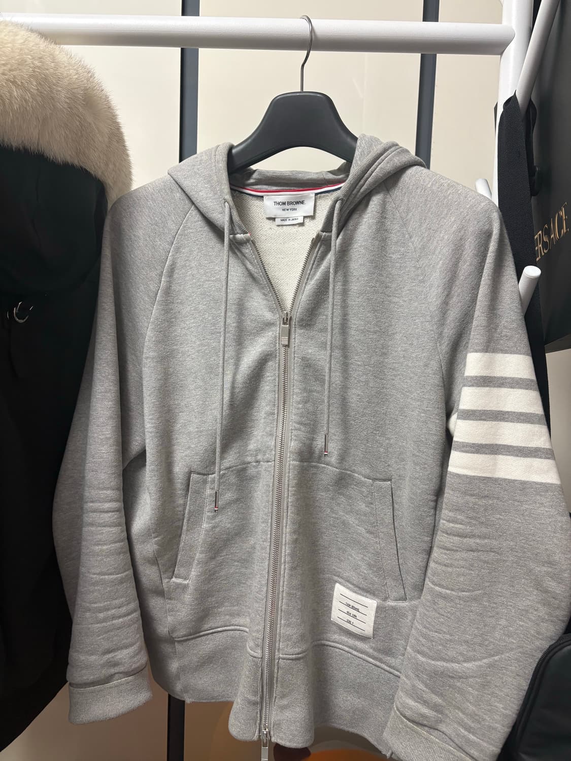 톰브라운 사선 후드집업 그레이 4사이즈 상품이미지1
