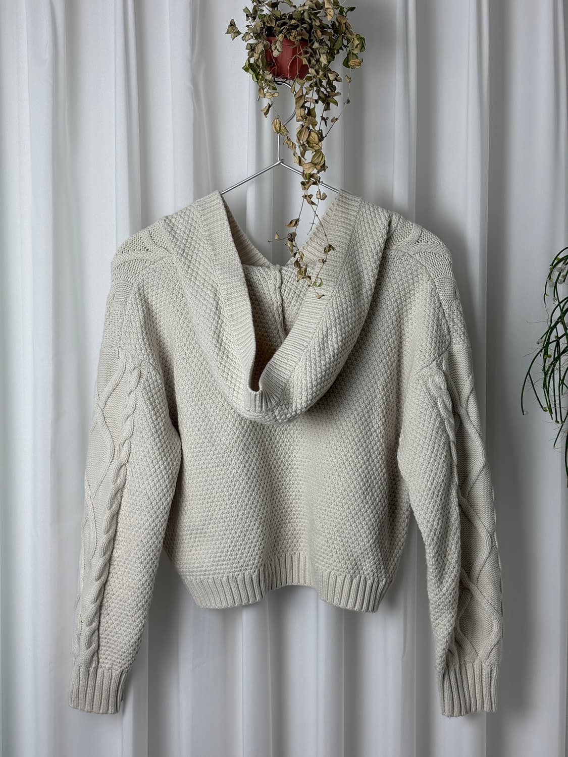 꽈베기 베이지 후드 크롭 니트 상품이미지2