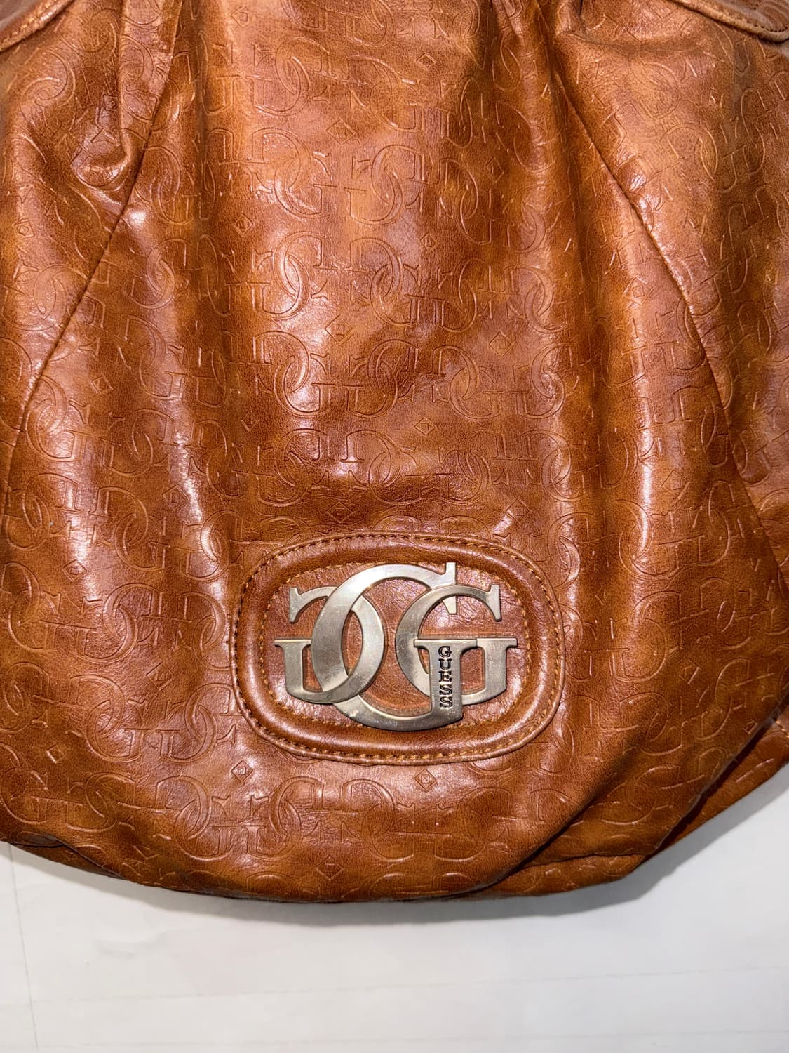 Guess brown leather logo shoulder bag 상품이미지3