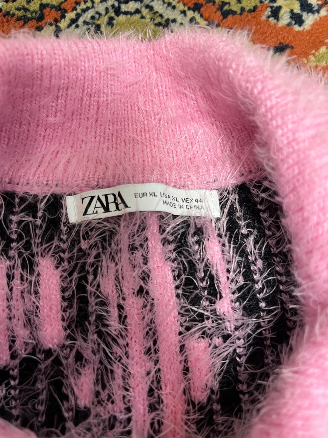 [XL] ZARA 핑크 패턴 카라 니트 상품이미지3