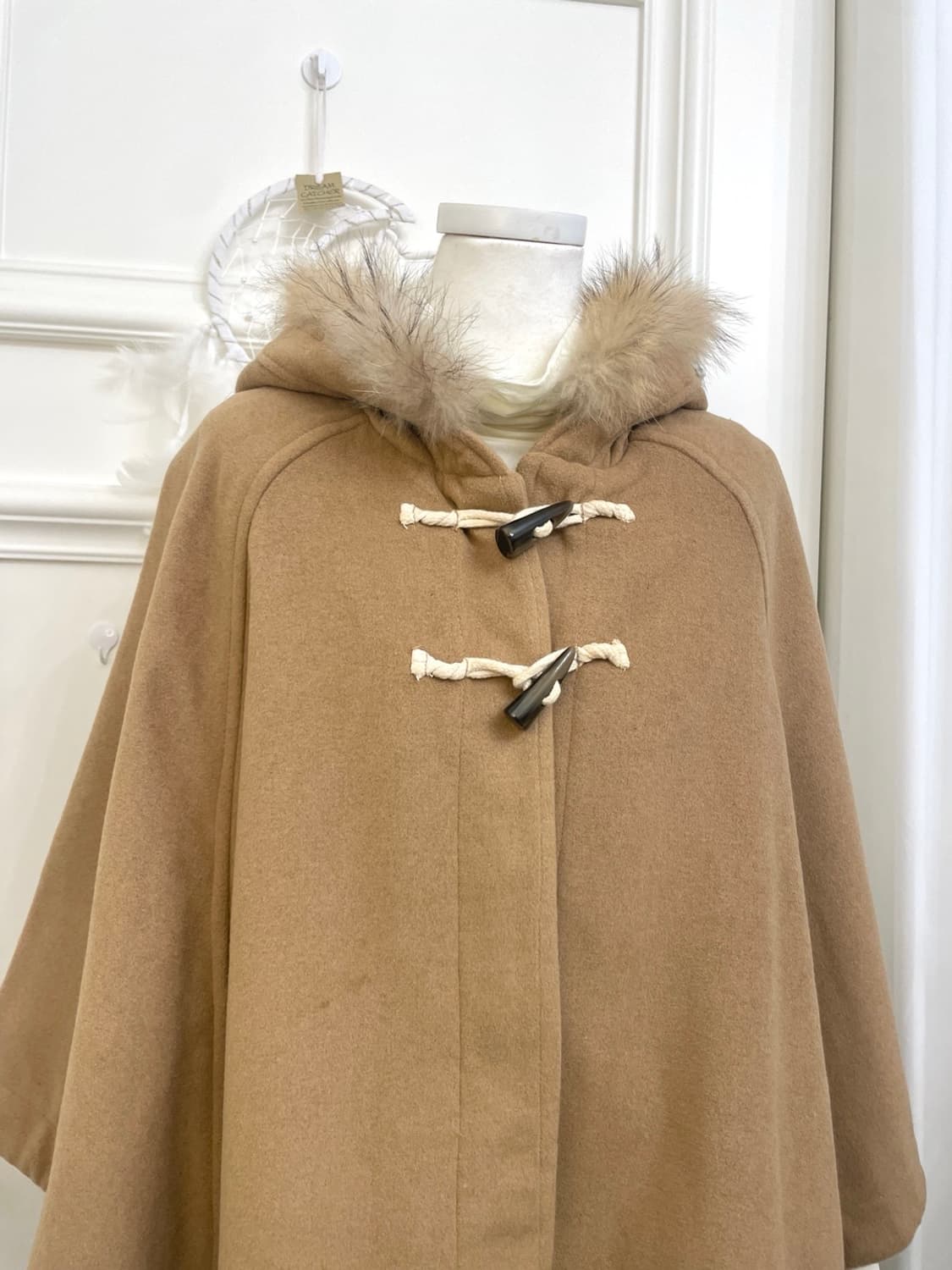 camel beige two button fur point cape co 상품이미지5