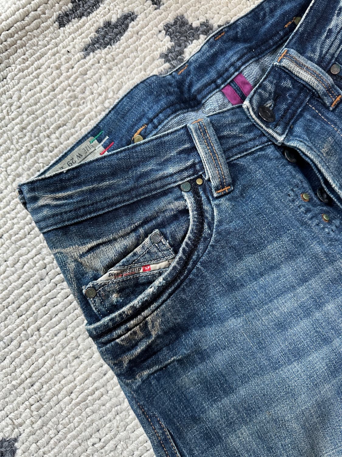 Diesel BUSKY 0071 Vintage Wash 데님팬츠 상품이미지2