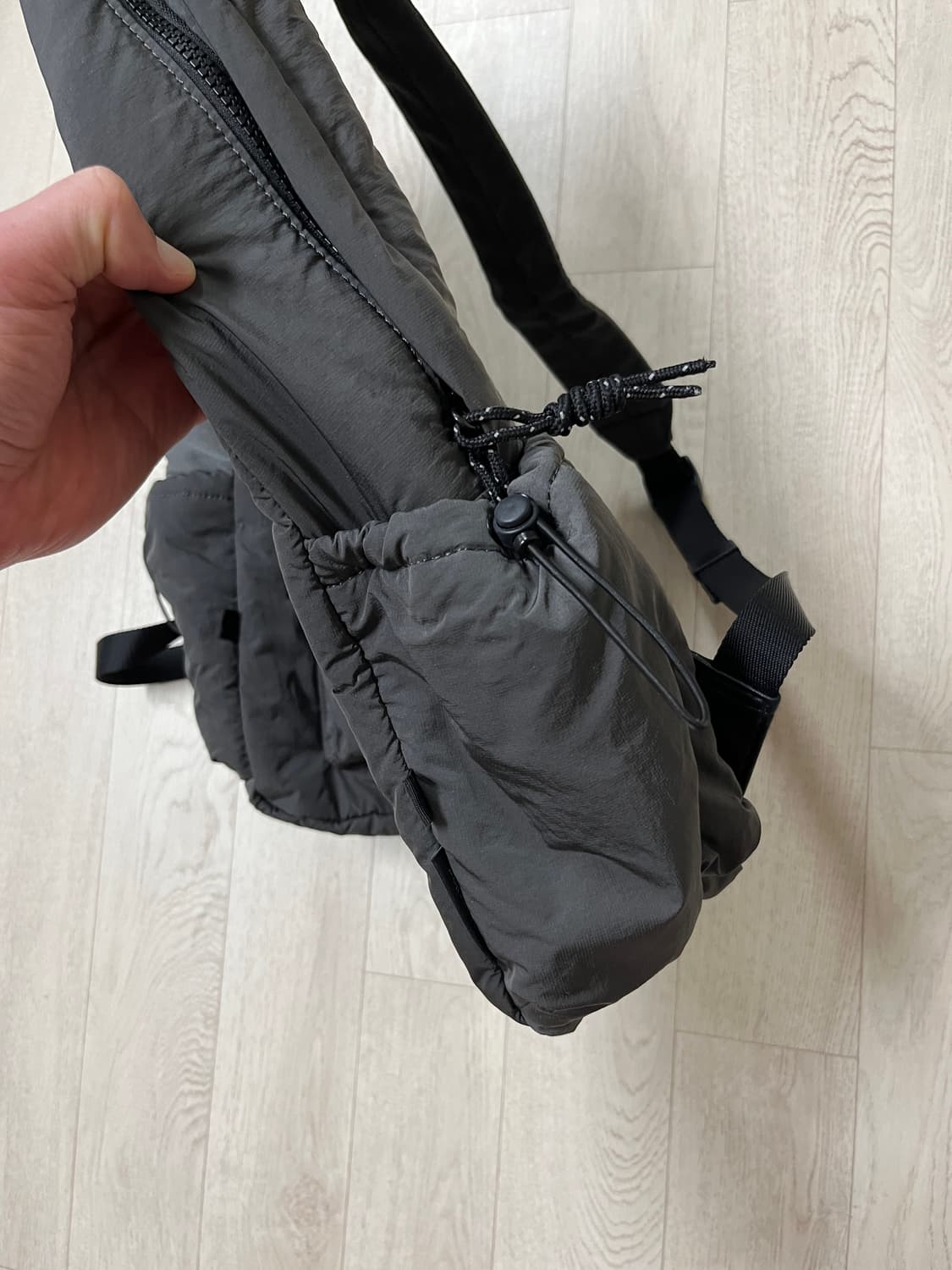 [OS] 커스텀멜로우 패디드 백팩 그레이 상품이미지3