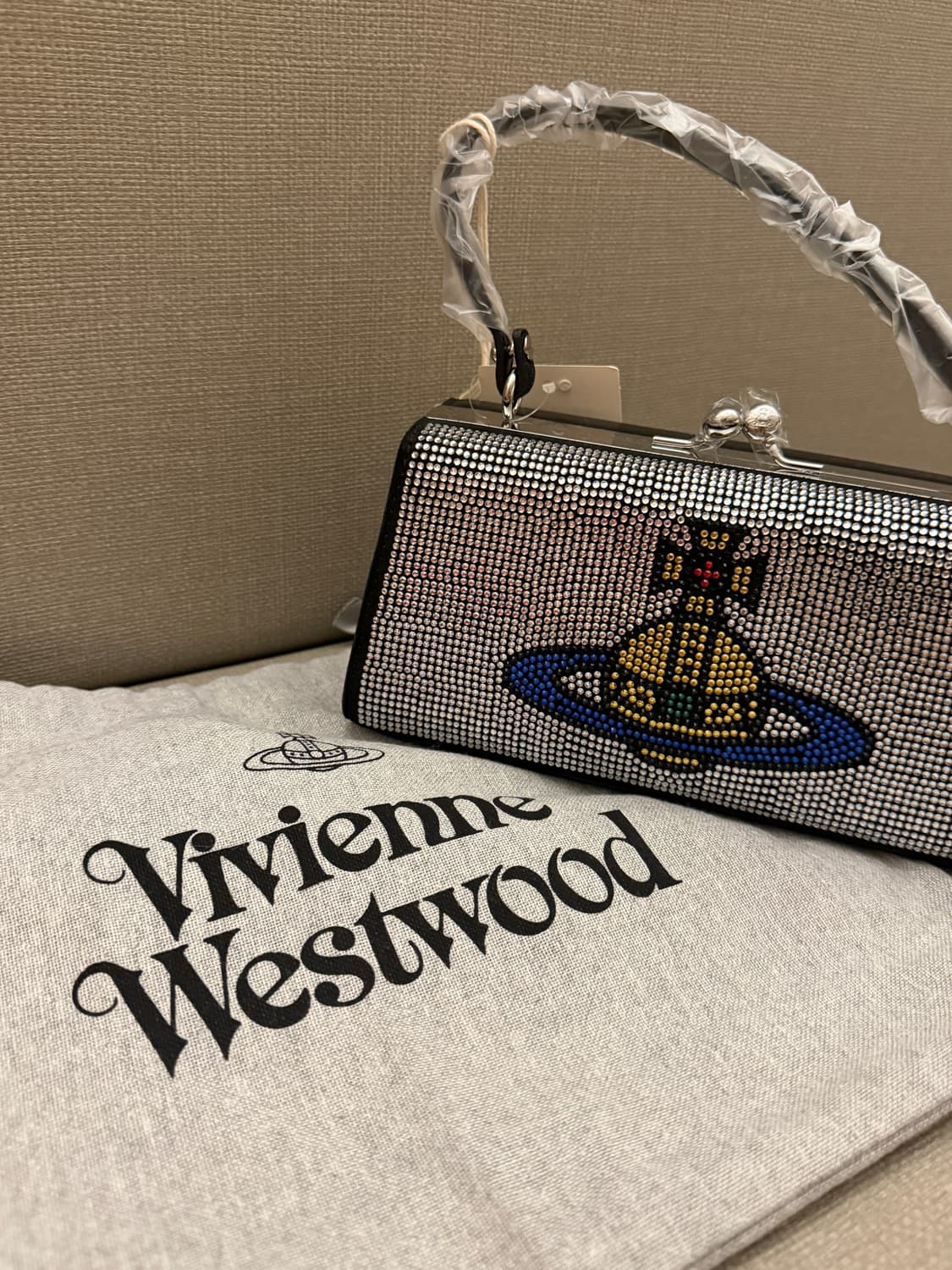 새상품) 비비안웨스트우드 대대장 스퀘어핸드백 상품이미지1