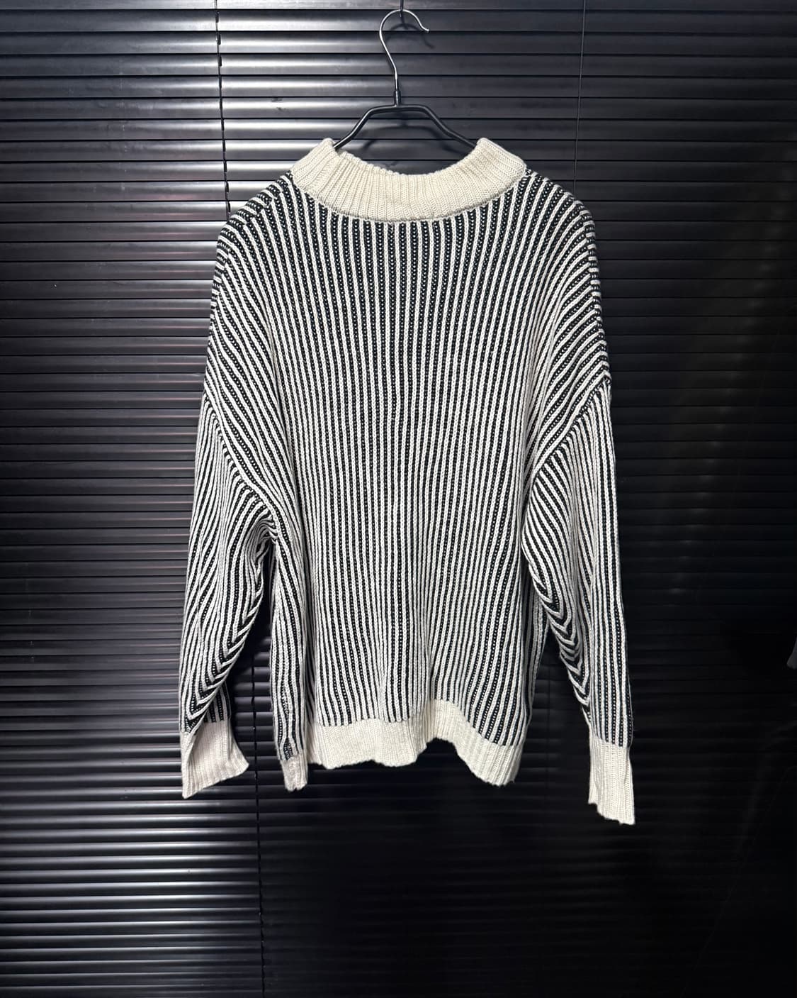 올리브데올리브 가오리핏 흰검 반목 목폴라 니트 스웨터 일본 화이트 블랙  상품이미지4