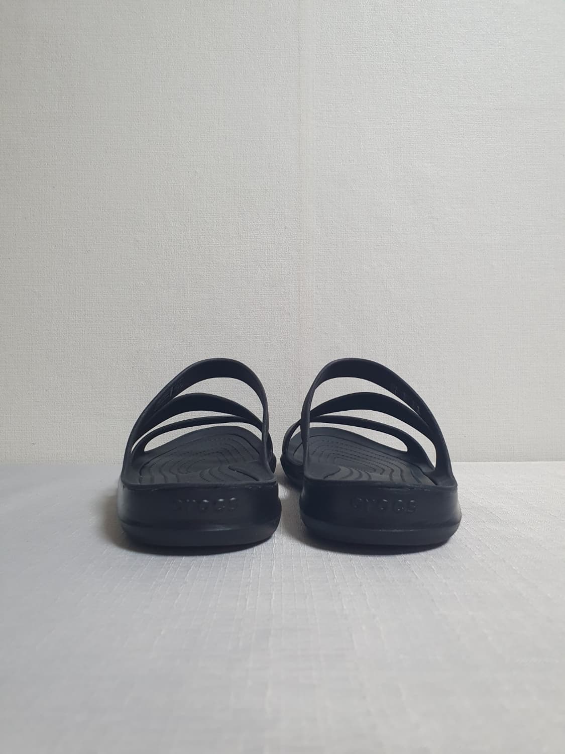 240mm 크록스 스위프트워터 샌들 블랙 W7 상품이미지4