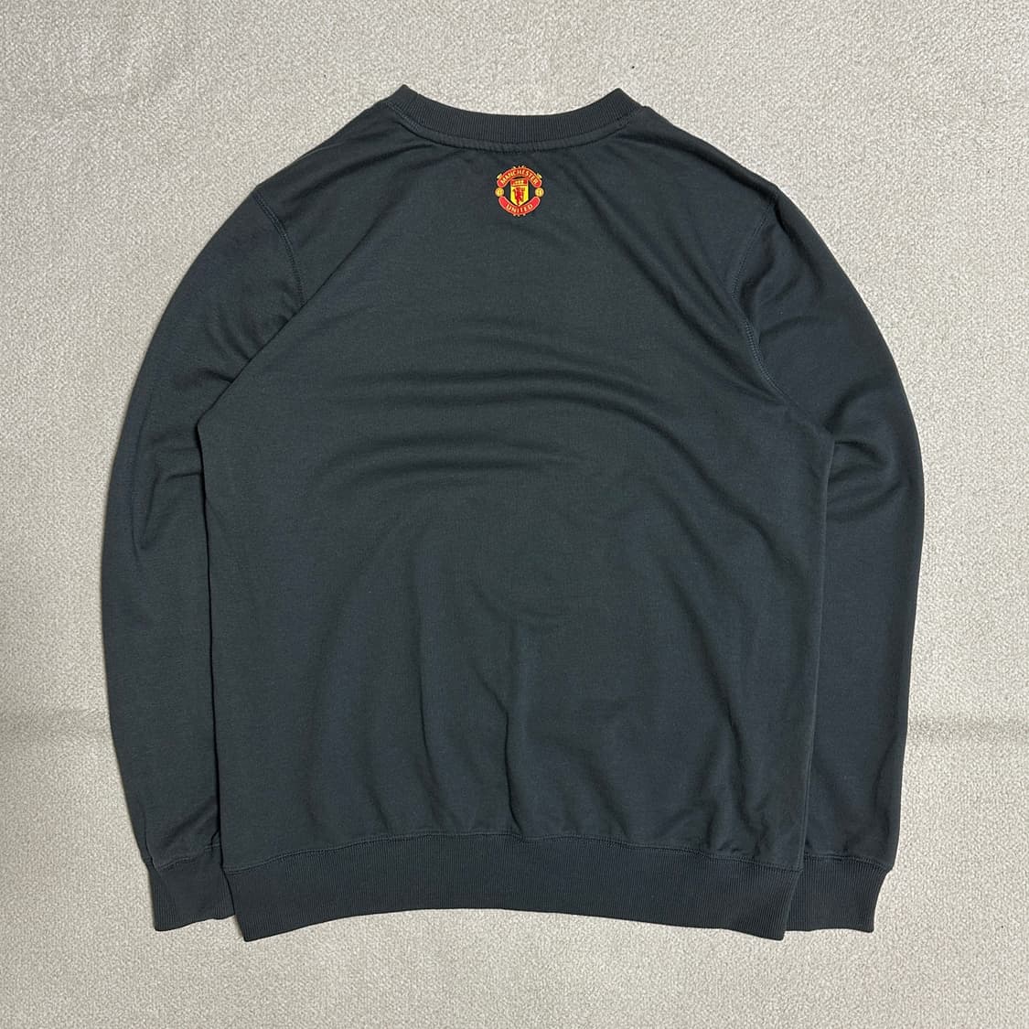 맨체스터 유나이티드 레드 데빌즈 맨투맨 상품이미지3