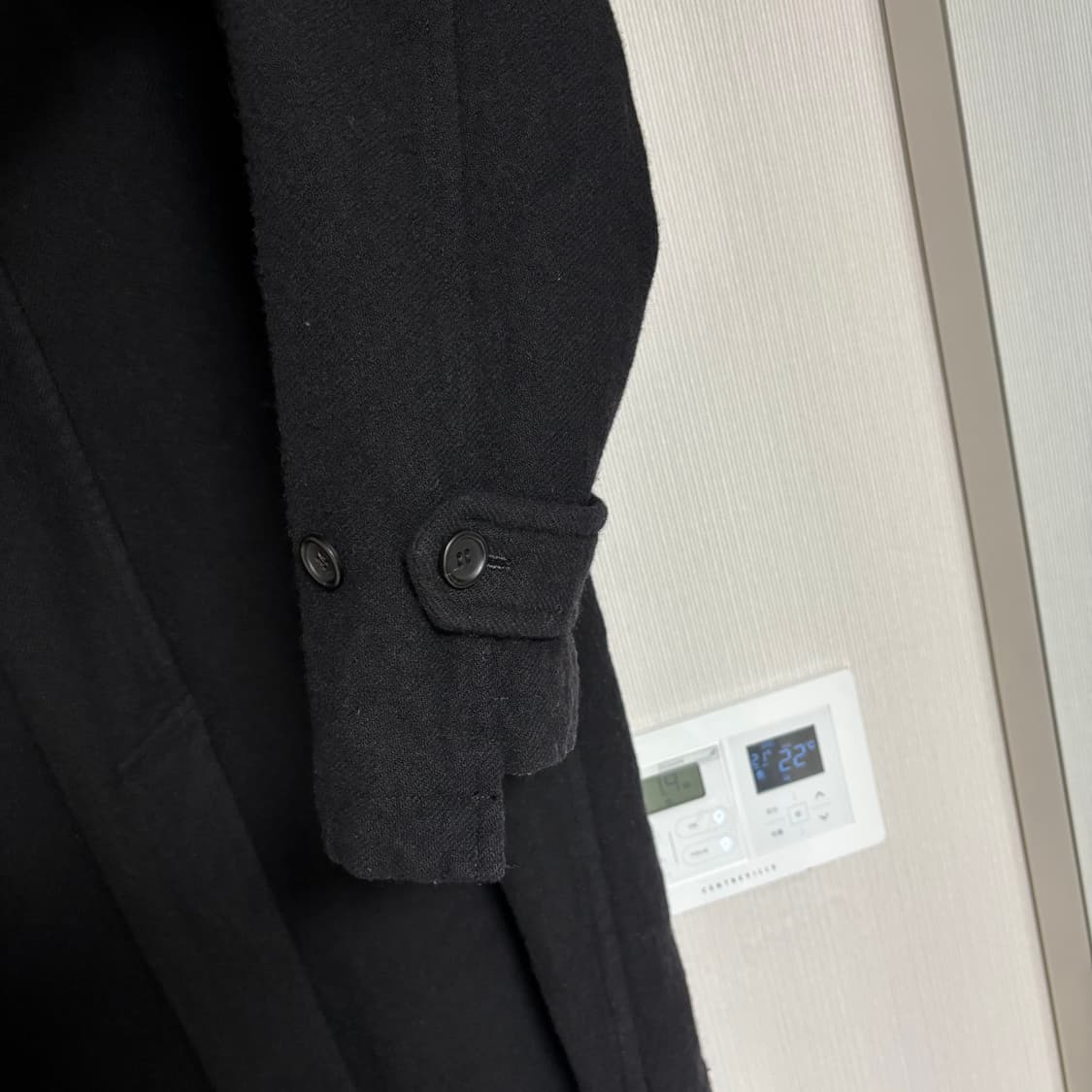 꼼데가르송 블랙 축융 울 코트 상품이미지5